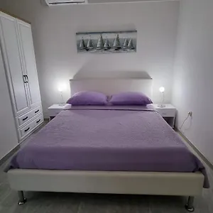 https://room-airport-split.hotels-in-trogir.com