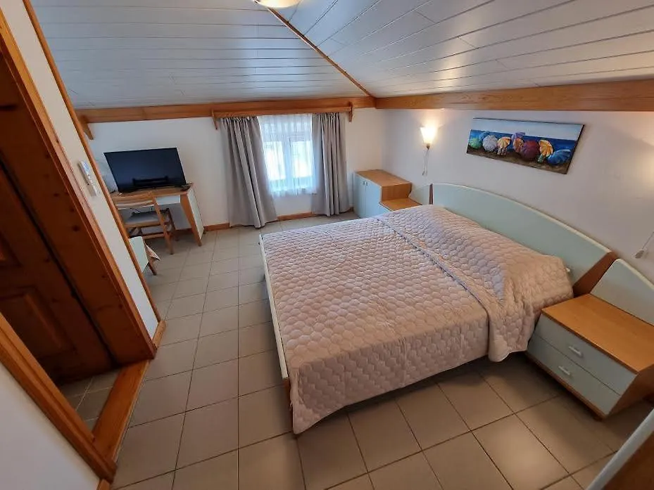 Otel Villa Riva Omišalj Hırvatistan