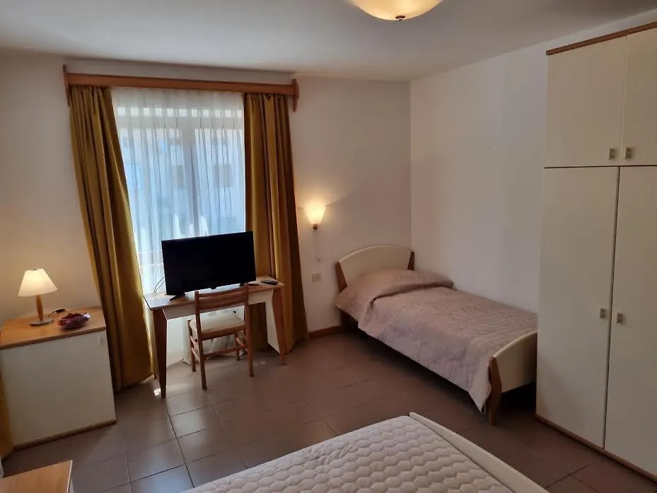 فندق Villa Riva Omišalj